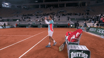 200.gif?cid=fc005b08b7e5634ea4d2f35e1ca1258e51401859be42b81d&rid=200.gif&ct=g