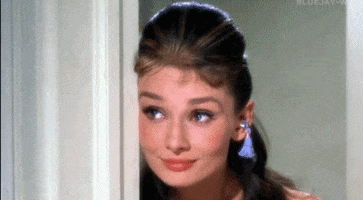 Resultado de imagen de audrey hepburn breakfast at tiffany's