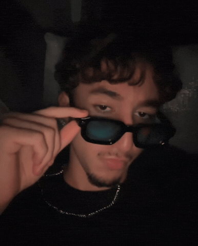 نظرة GIF