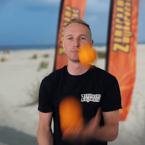 orange juggle GIF by Zomerkamp Zwijndrecht
