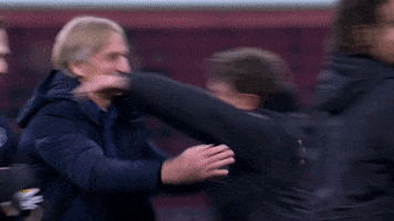 200.gif?cid=fc005b086fec1f52a287f1d5aeed3310db612b5e016a39c2&rid=200.gif&ct=g