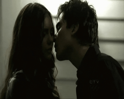 The Vampire Love Gifs Get The Best Gif On Giphy