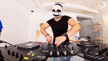 DJ Play House Mixing Life is Simple