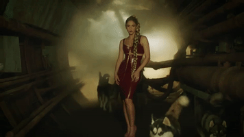 jackrodriguezarrieta #shakira #perrofiel #stunning #wild #femmefatale GIF