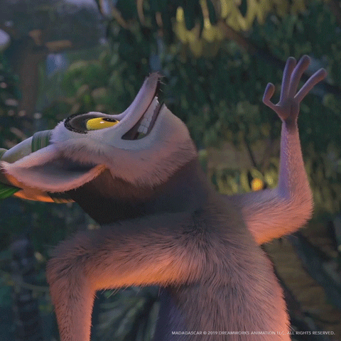 Pohyblivá animace se zpívajícím lemurem a objevujícím se nápisem "I like to move it". 