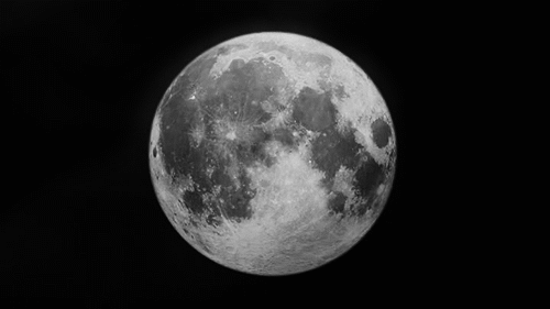 مين بقدر يصورلي القمر بشكل واضح القمر اليوم كثير حلو