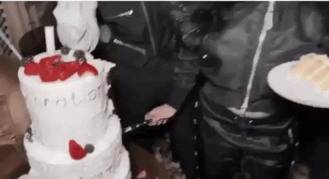 giphy.gif?cid=2154d3d7ac9a3f430081be62c2