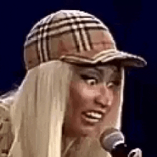 giphy.gif?cid=4d1e4f2904fc245bc15e72dde1