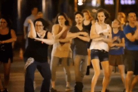 giphy.gif?cid=5e214886424dcb0a146912cfbd