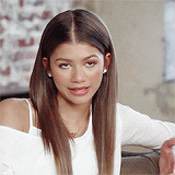 Zendaya-hunt GIFs - Get the best GIF on GIPHY