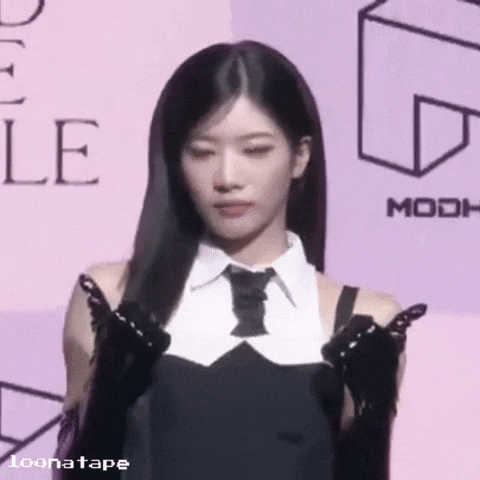 Loona Kim Lip GIF