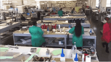 200.gif?cid=fc005b0813a8b3461212d8bcf58ca9811ffdab5facc8ccd8&rid=200.gif&ct=g