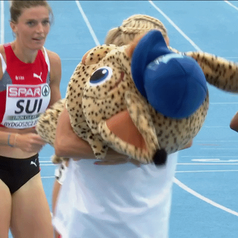 Swiety-Ersetic Hug GIF by European Athletics