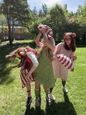 Lottemaa GIF