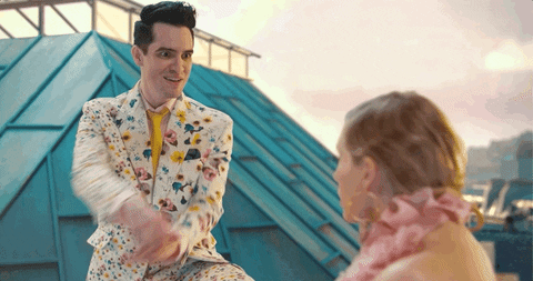giphy.gif?cid=790b76117a59cd24639704b32e