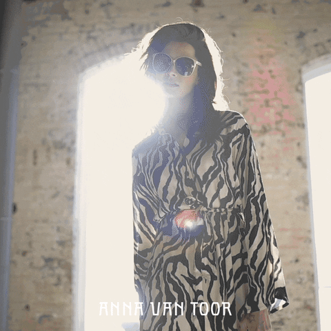 Anna van Toor GIF