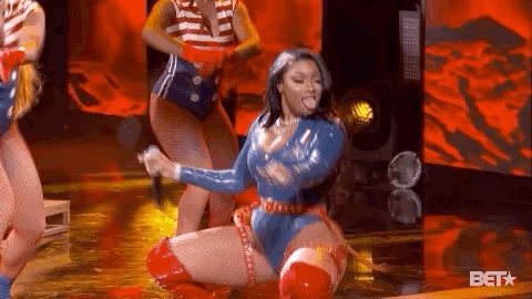 giphy.gif?cid=6c09b952d5dc03247ed88645b8