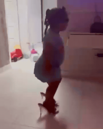 Yailin Catta GIF