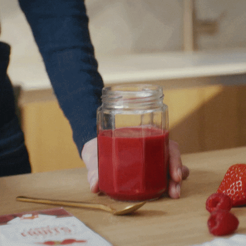 Carres-Futes vegan cooking yum strawberry GIF