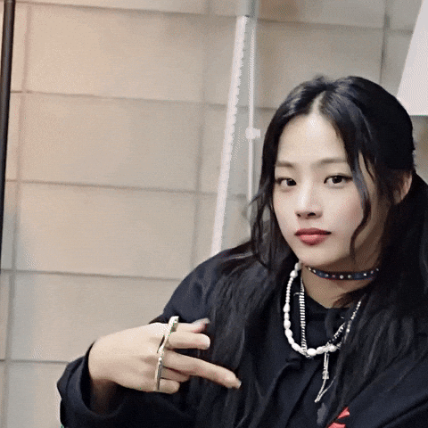 giphy.gif?cid=6c09b952nr771apto1eyq9elr1a9pbbyyz28460syp1eabsu&ep=v1_internal_gif_by_id&rid=giphy.gif&ct=g