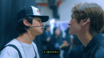 Leo 리노 GIF