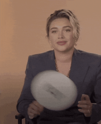 Florence Pugh GIF