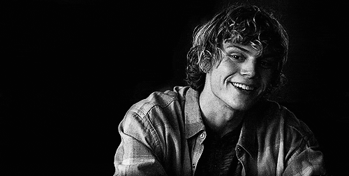 evan peters