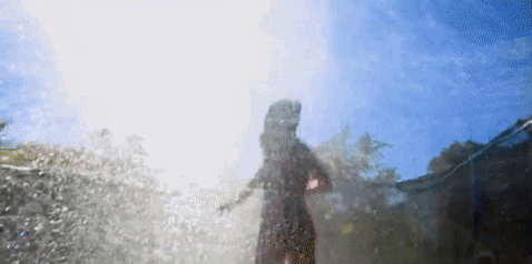 Trampoline Sprinkler ā Figgywow