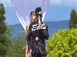 Exclusiv GIF