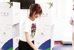 Hermitwaveslistener GIF