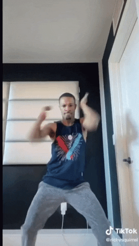 giphy.gif?cid=4d1e4f298d53e470cfaa91f4d5