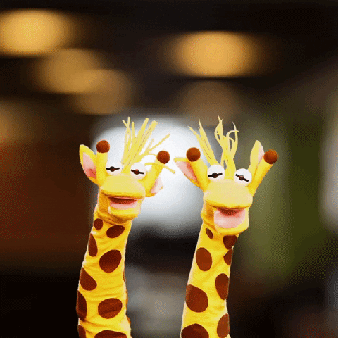 Giraffas comida amigos hamburguer diversao GIF