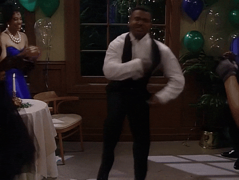 Tancující Carlton ze seriálu Fresh Prince na oslavě.