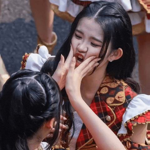 Erine GIF