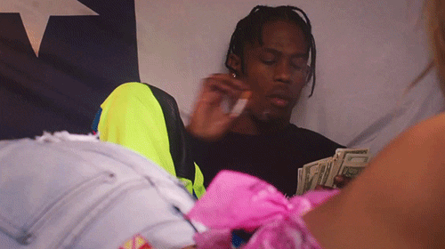 Pubblica una foto del tuo outfit preferito