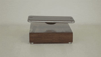 atzelperez cargador iphone GIF