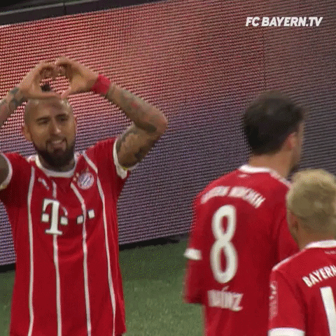 arturo vidal love GIF by FC Bayern Munich