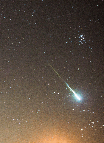the-flacmaniak perseids perseinsmeteorshow meteorshow meteor falling stars GIF