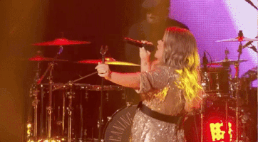 kelly clarkson nyre 2018 GIF by New Year's Rockin' Eve