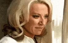 giphy.gif?cid=4d1e4f296c0aa2f7cebc5f8748