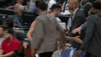 200.gif?cid=fc005b08f7d2a22a528c945533ff33c87e6d5d47a3a8ce05&rid=200.gif&ct=g