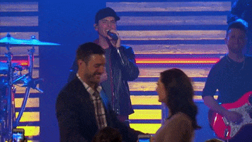 200.gif?cid=fc005b089bd5b31dee05b2d5b8bba68197deb8ba85367aef&rid=200.gif&ct=g
