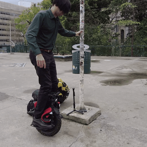 Mono C33 GIF