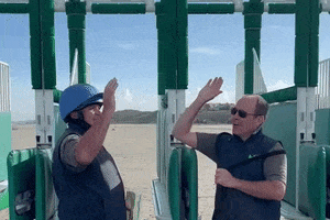 High Five Well Done GIF by HRI