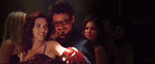 Resultado de imagen para natasha romanoff y iron man gif