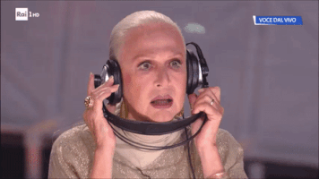 Lorettagoggi GIF