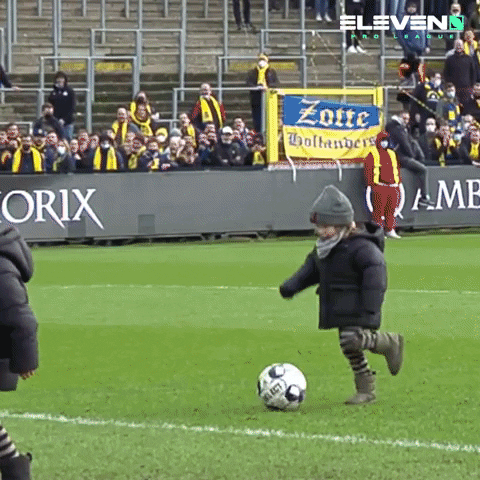 Football Playing GIF by ElevenSportsBE