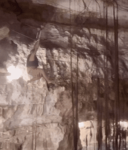 Scappare GIF by Weekpress