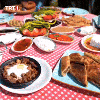Hungry Dinner Table GIF by TRT