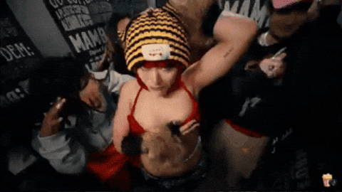 Tiptoe GIF by Booqoo